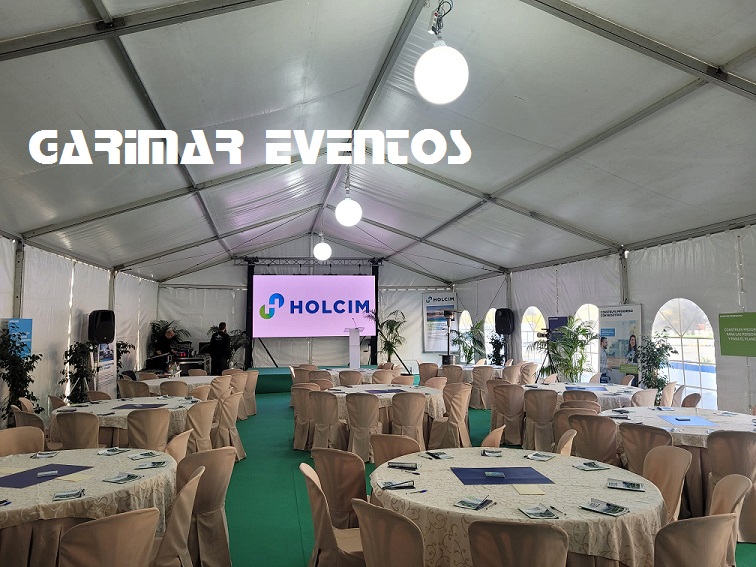 sillas con funda beige