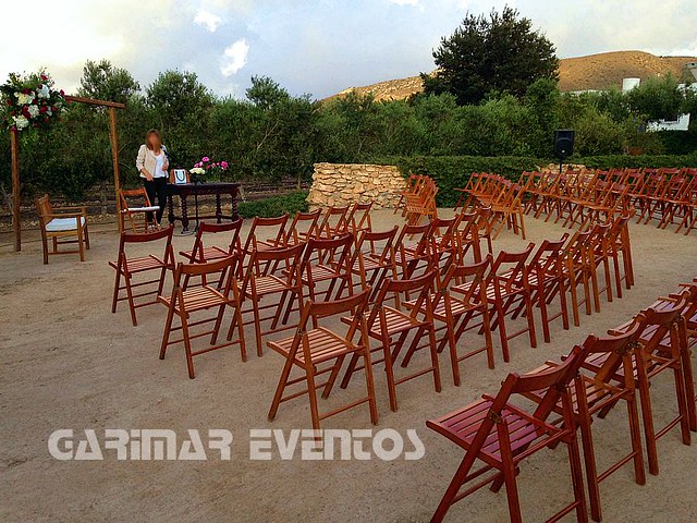 sillas de madera en almeria